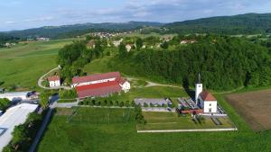 Bo+ítanj DJI_0003.MP4_snapshot_00.11_[2017.05.21_22.51.28]